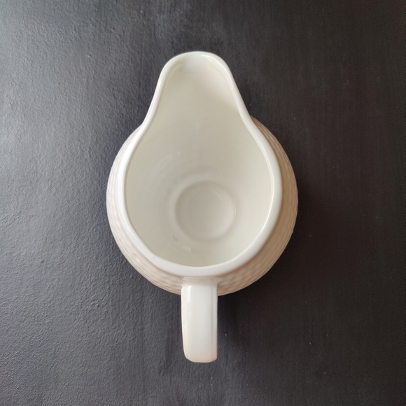 McIntosh china | porcelain | Golf ⛳ ball shaped creamer - Picture 2 of 9